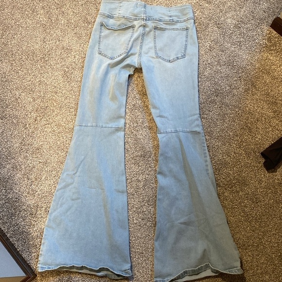 Penny pull on we the free light colored bell bottom flare jeans - Picture 1 of 5
